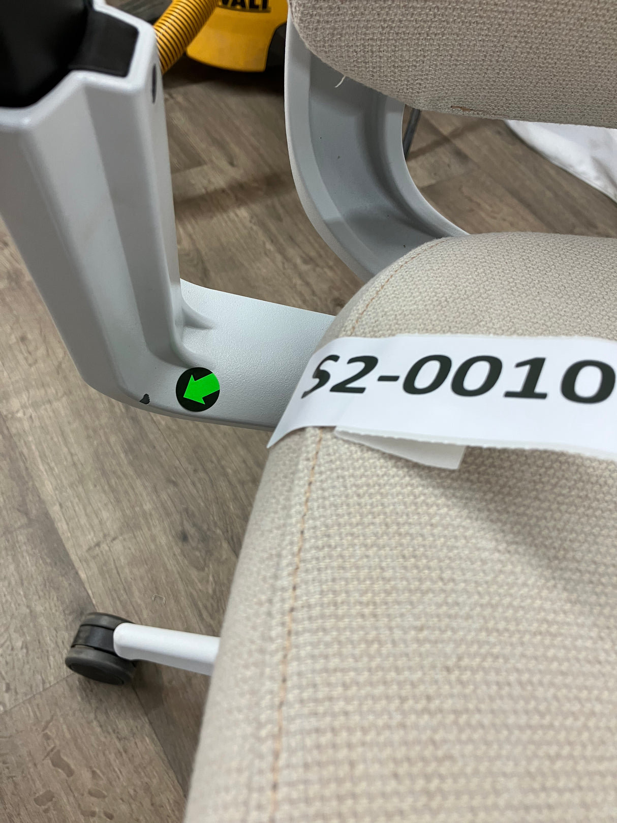 S2-0010 - Steelcase Series 2 - Grade B