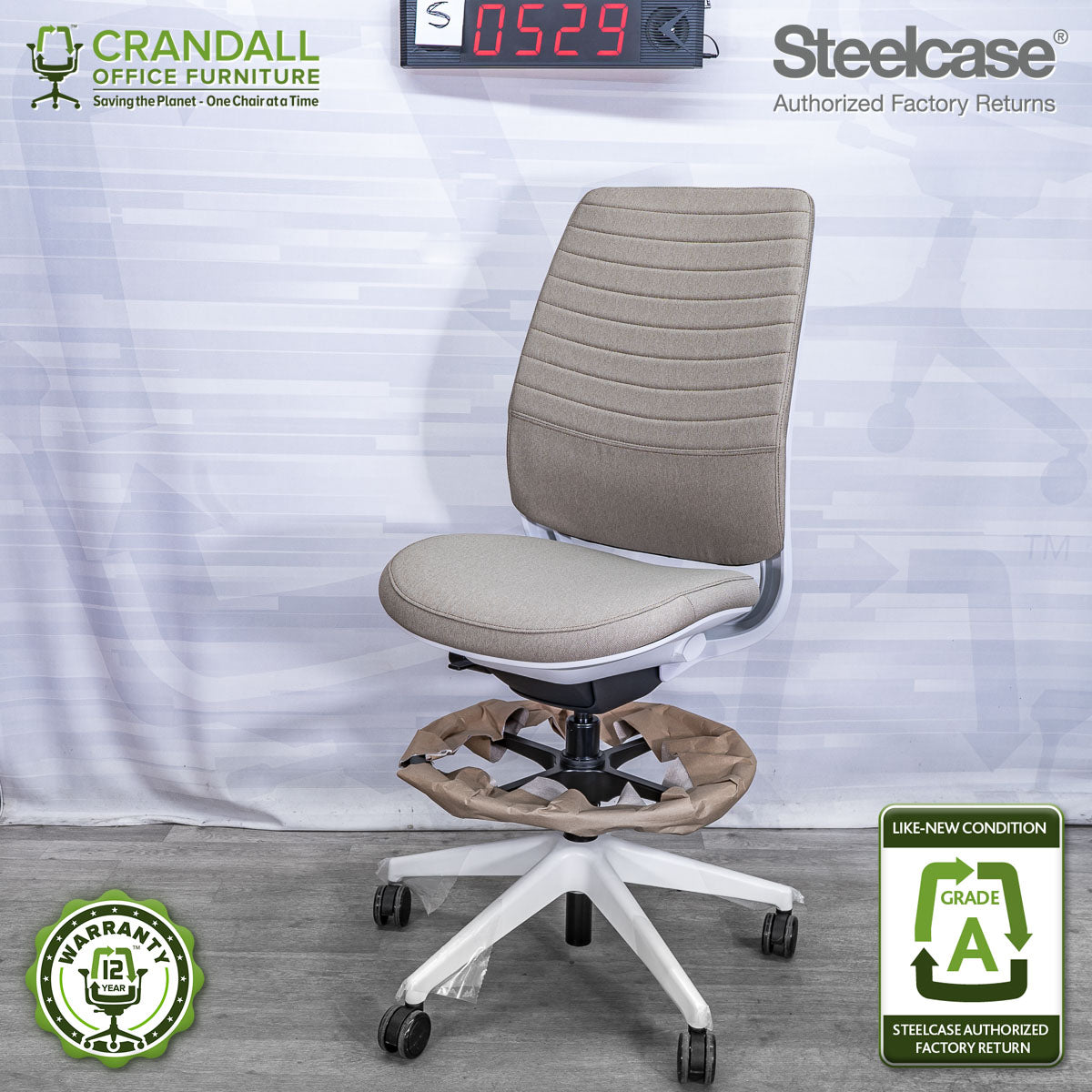 S-0529 - Steelcase Series 2 - Grade A