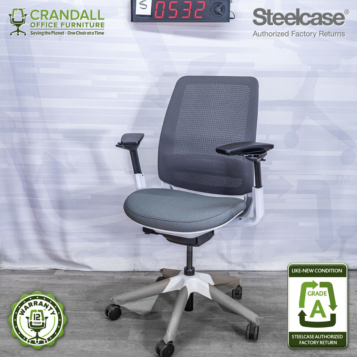 S-0532 - Steelcase Series 2 - Grade A