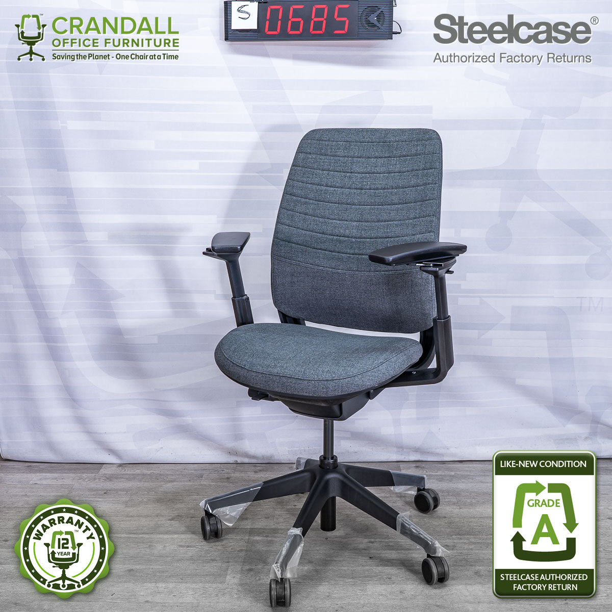 S-0685 - Steelcase Series 2 - Grade A