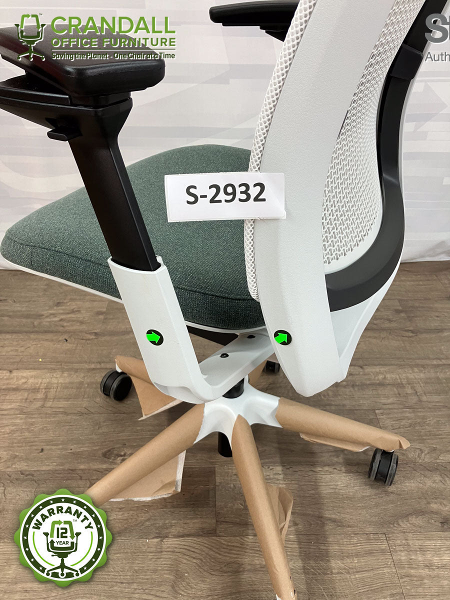 S-2932 - Steelcase Series 2 - Grade B