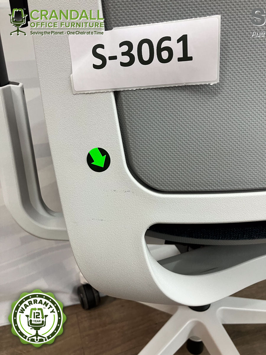 S-3061 - Steelcase Amia - Grade B