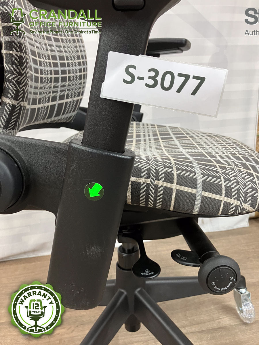 S-3077 - Steelcase V2 Leap - Grade B