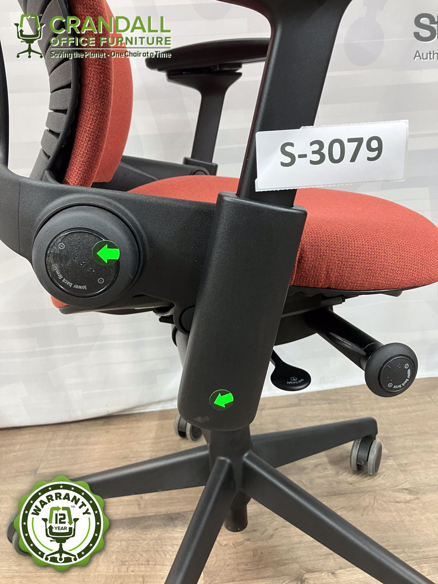 S-3079 - Steelcase V2 Leap - Grade B