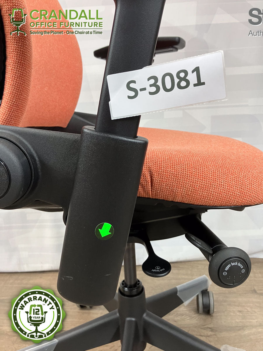 S-3081 - Steelcase V2 Leap - Grade B