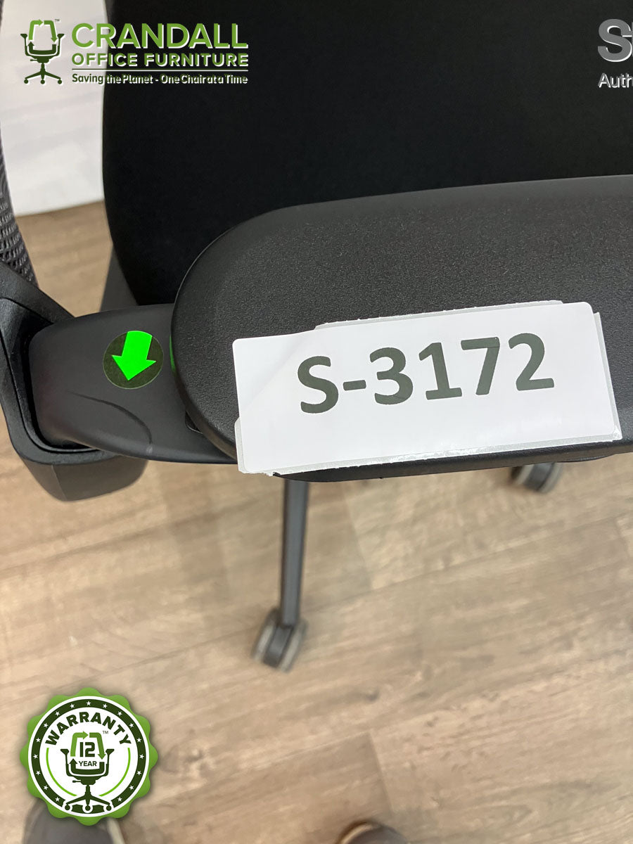 S-3172 - Steelcase Series 1 with Headrest - Grade B