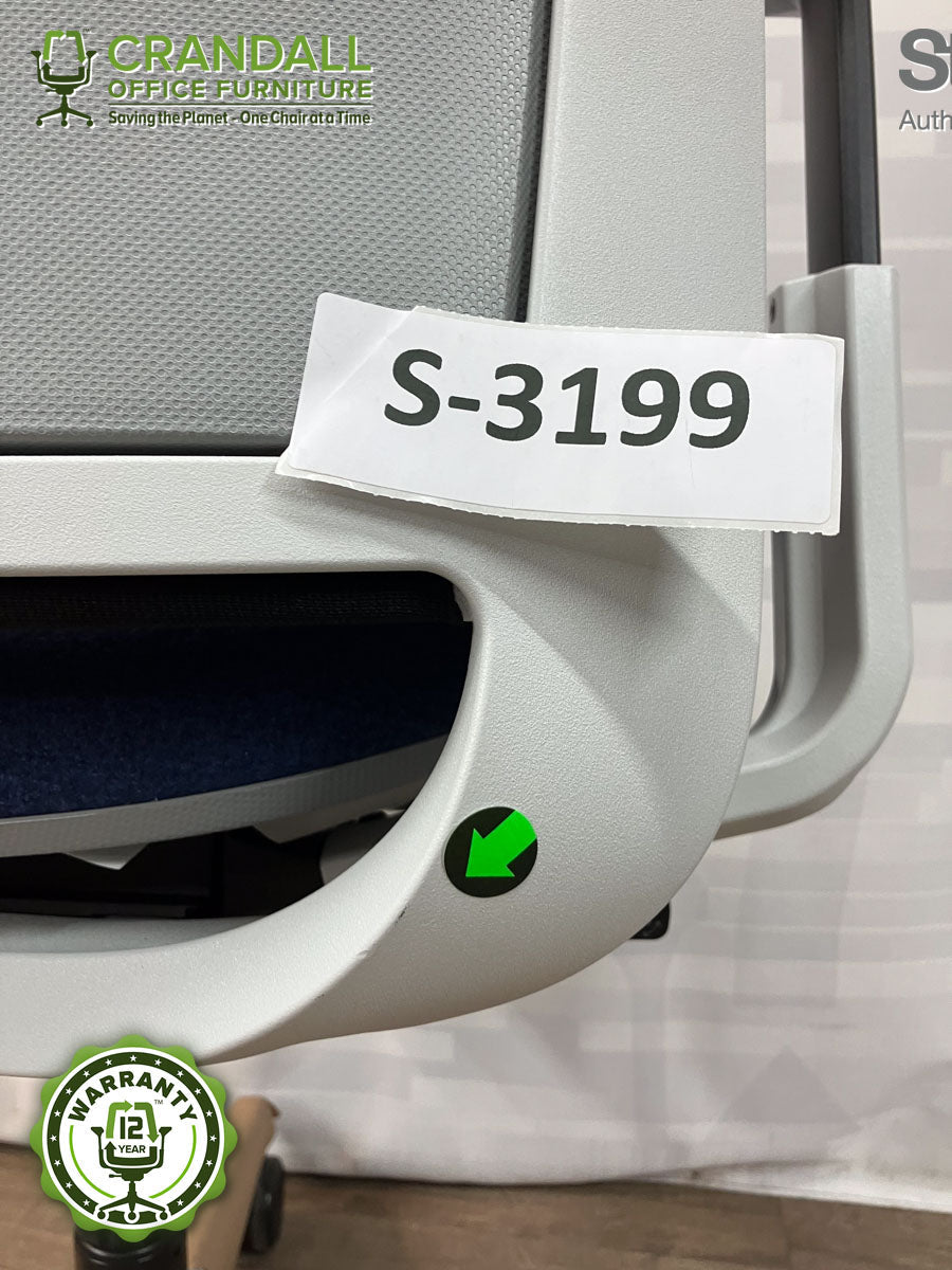 S-3199 - Steelcase Amia - Grade B