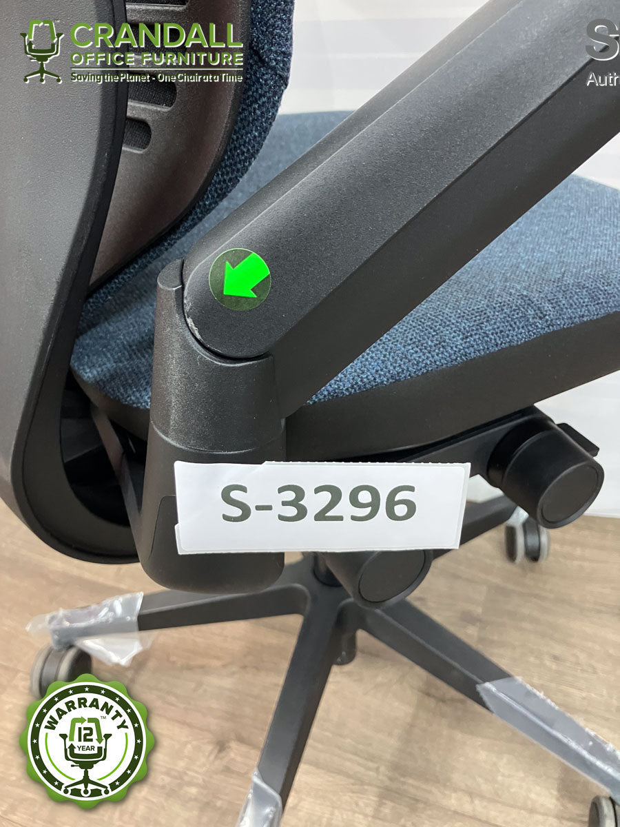 S-3296 - Steelcase Gesture with Headrest - Grade B