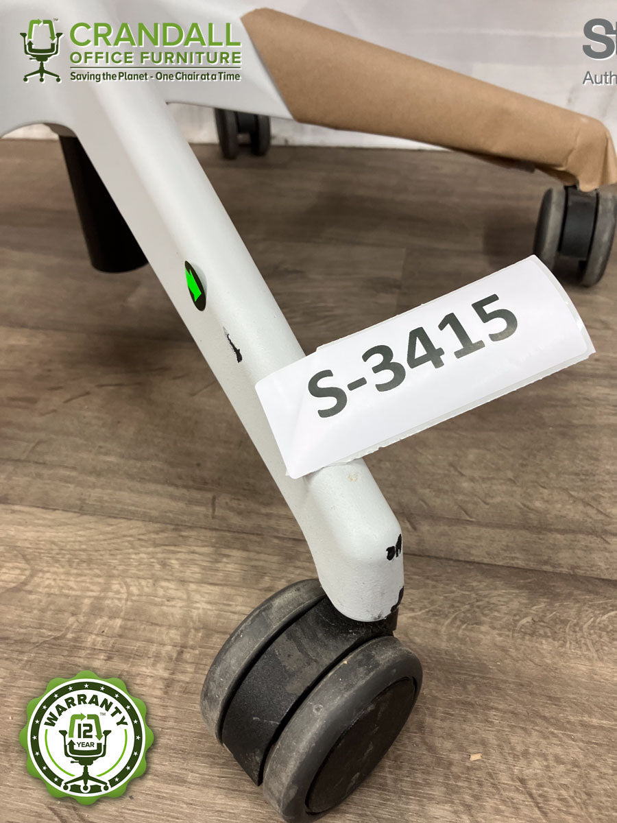 S-3415 - Steelcase Series 2 - Grade B