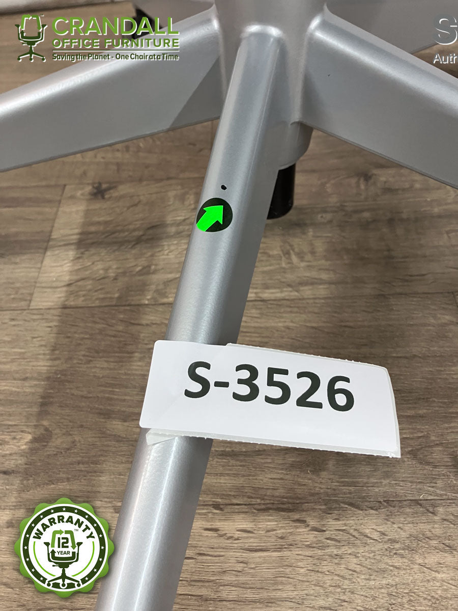 S-3526 - Steelcase V2 Leap - Grade B