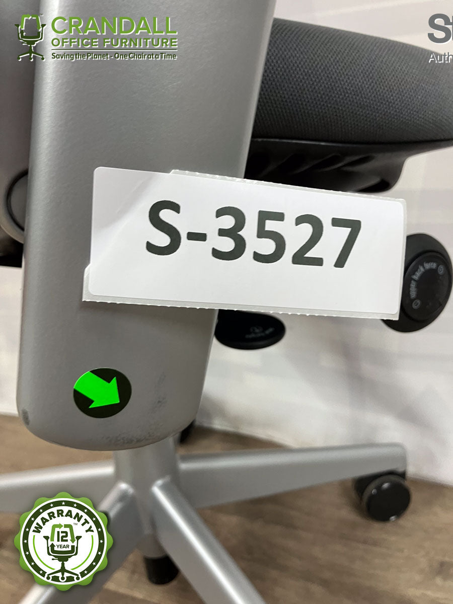 S-3527 - Steelcase V2 Leap - Grade B