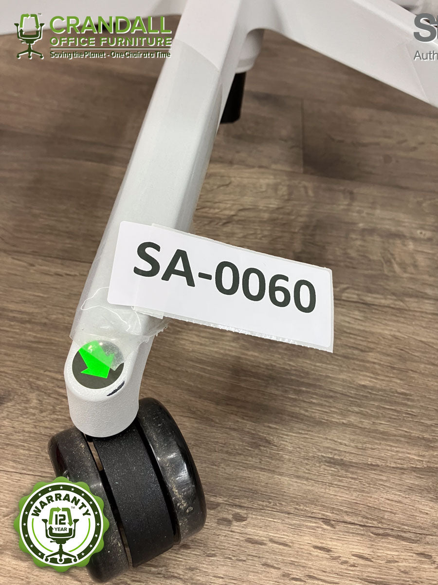 SA-0060 - Steelcase Amia - Grade B