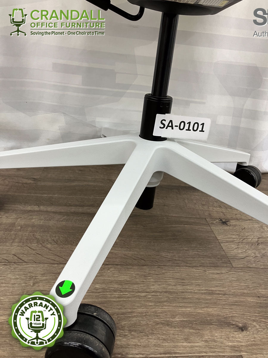 SA-0101 - Steelcase Amia - Grade B