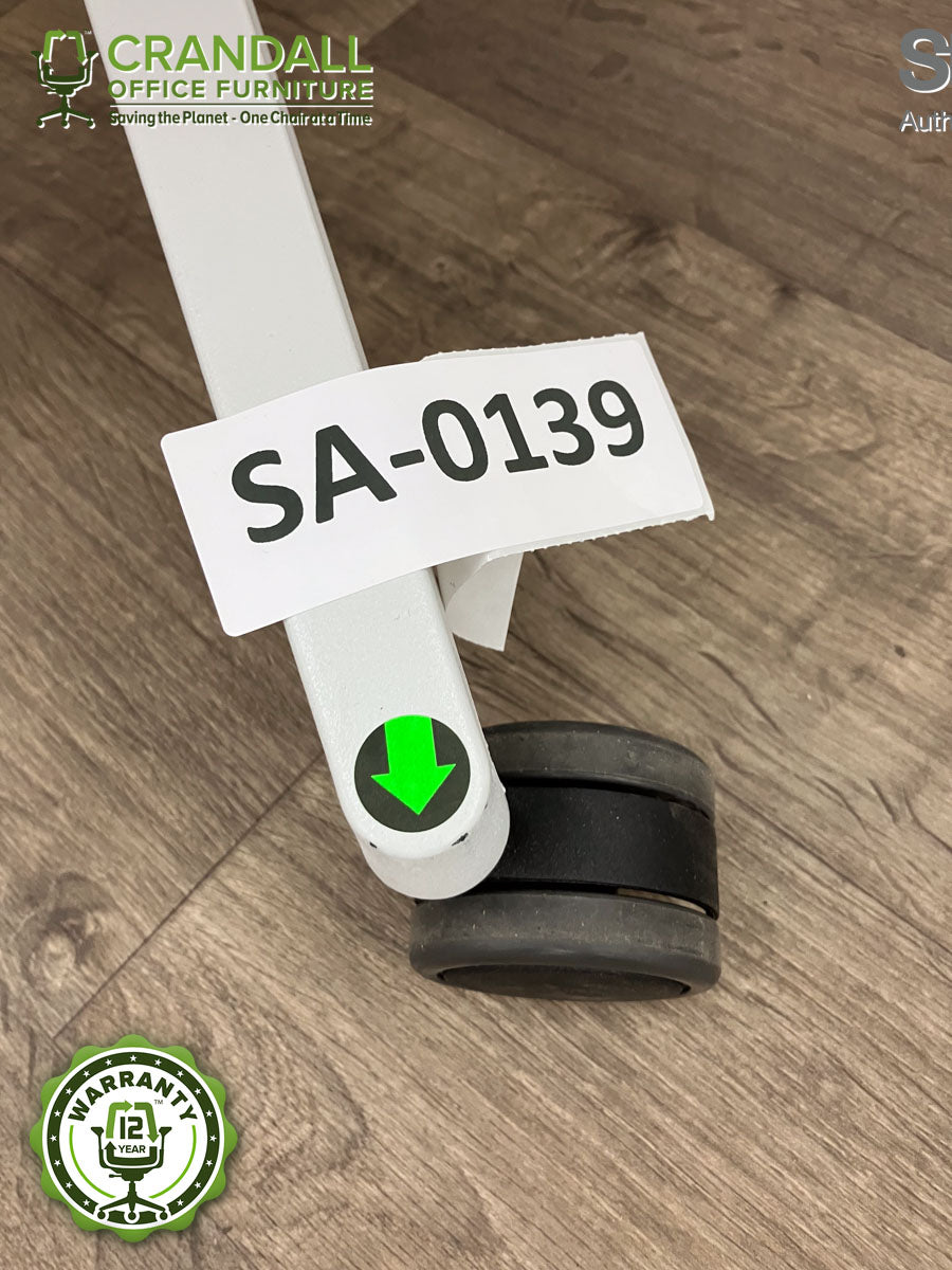 SA-0139 - Steelcase Amia - Grade B