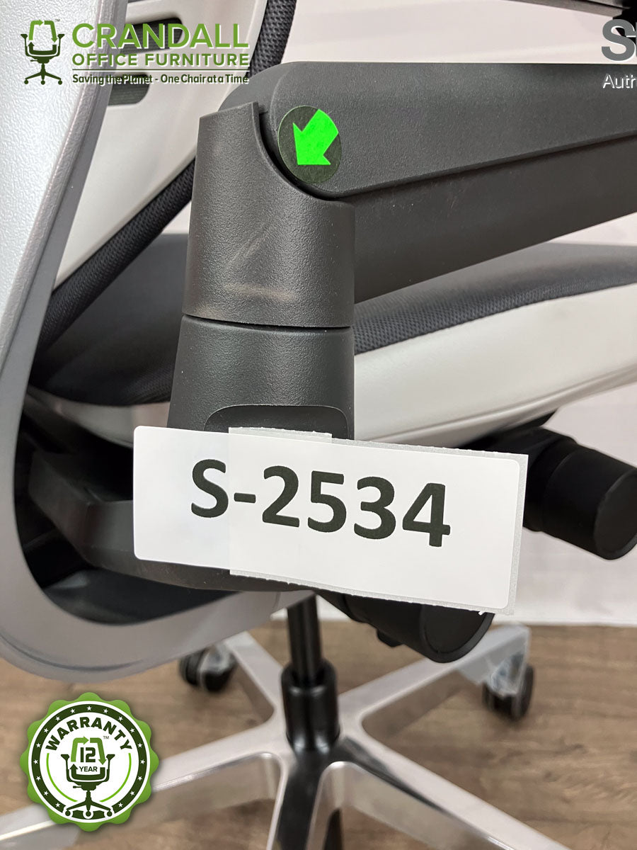S-2534 - Steelcase Gesture - Grade B