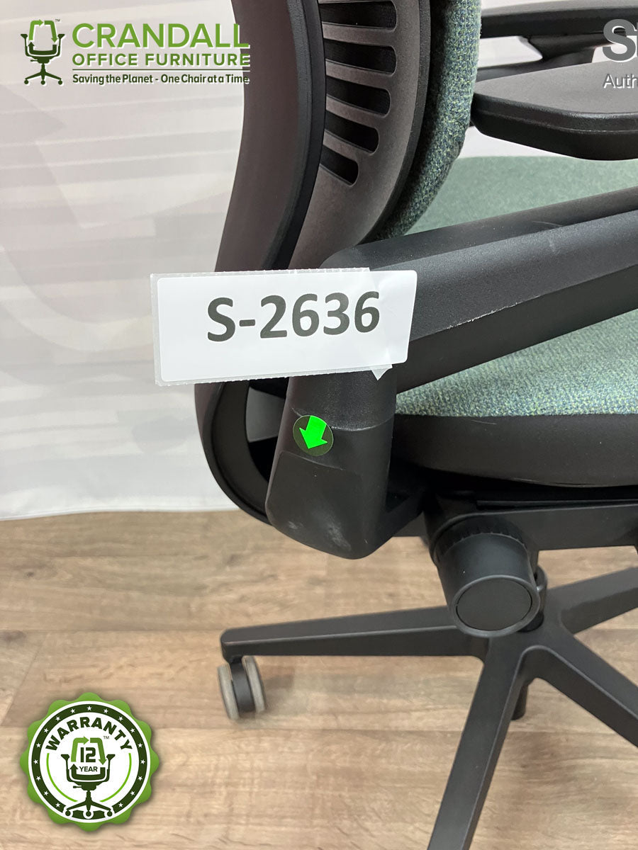 S-2636 - Steelcase Gesture with Headrest - Grade B