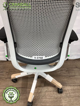 S-2748 - Steelcase Series 2 with Headrest - Grade B