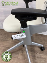 S-2824 - Steelcase V2 Leap - Grade B