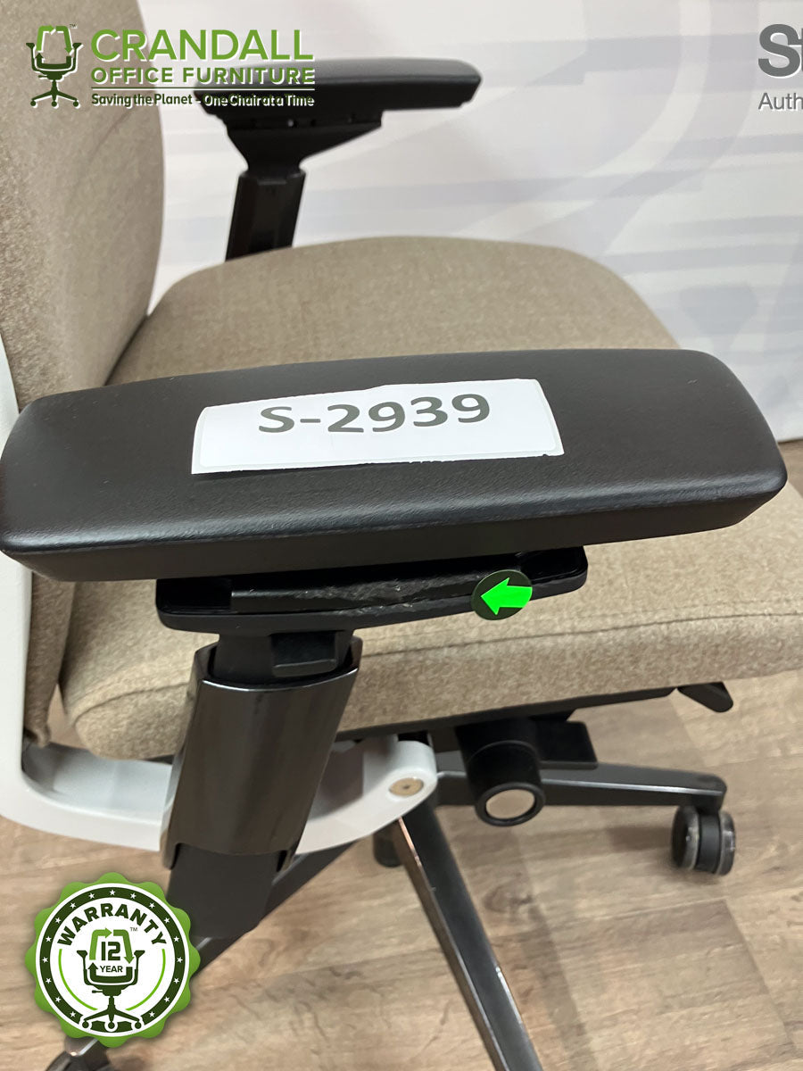 S-2939 - Steelcase Think - Grade B