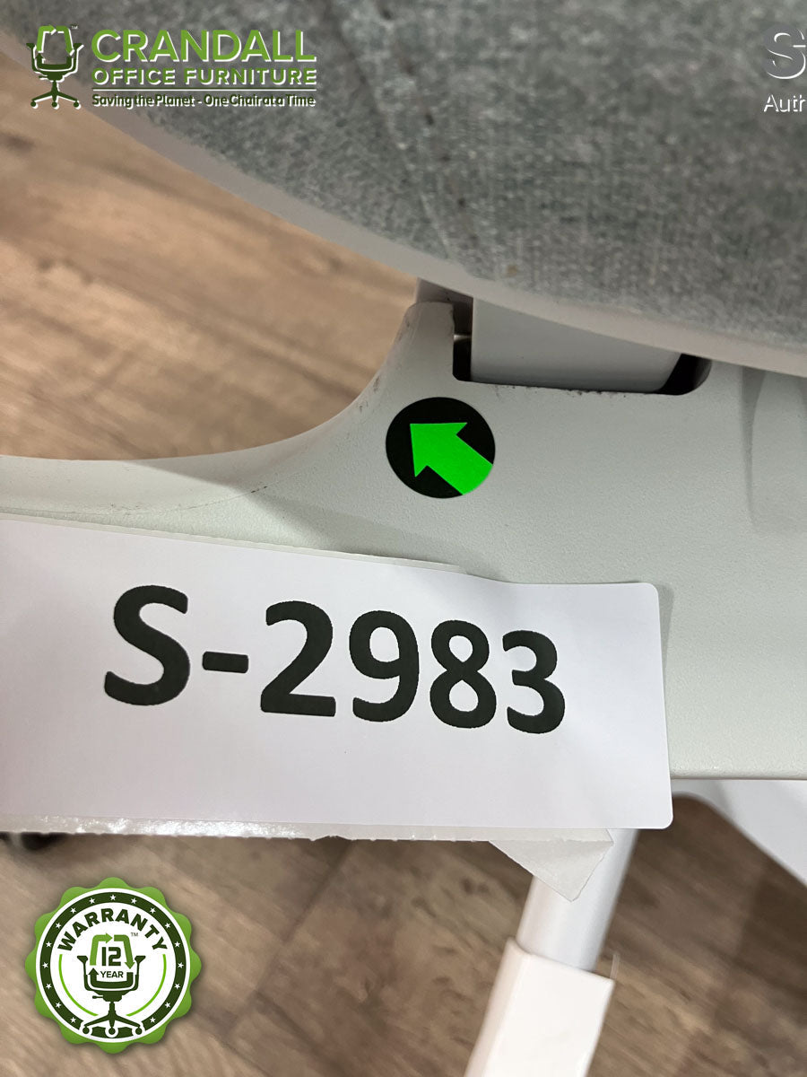 S-2983 - Steelcase Series 1 - Grade B