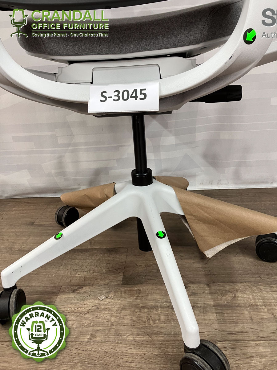 S-3045 - Steelcase Series 2 - Grade B