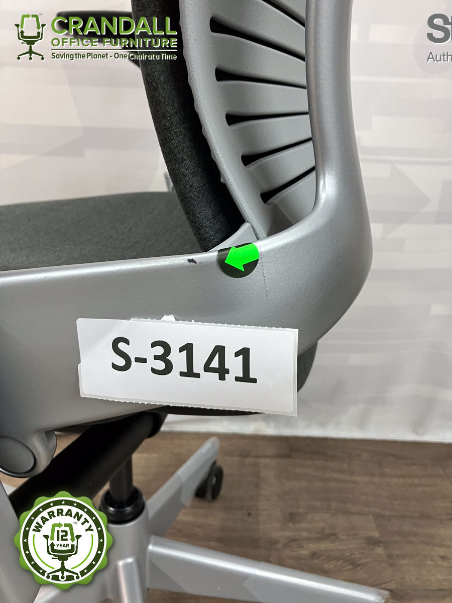 S-3141 - Steelcase V2 Leap - Grade B