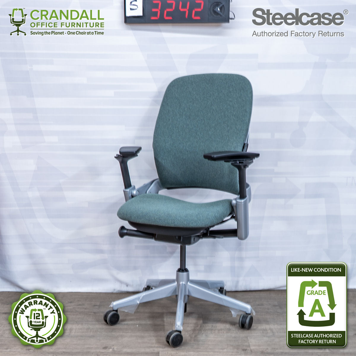 S-3242 - Steelcase V2 Leap- Grade A
