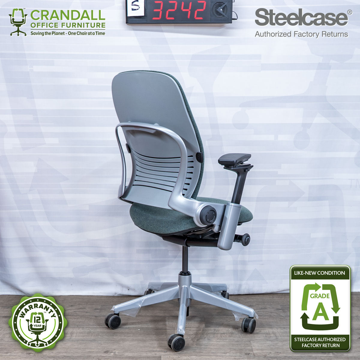 S-3242 - Steelcase V2 Leap- Grade A