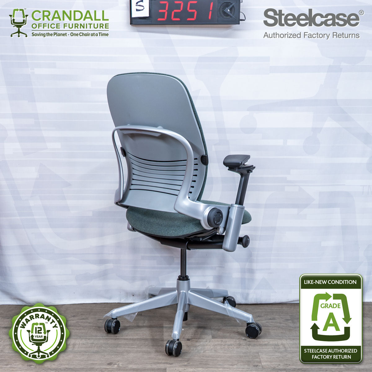S-3251 - Steelcase V2 Leap- Grade A