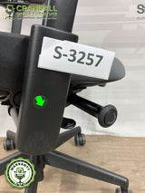 S-3257 - Steelcase V2 Leap- Grade B