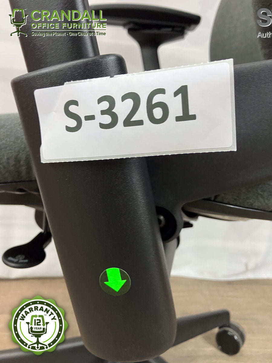 S-3261 - Steelcase V2 Leap- Grade B