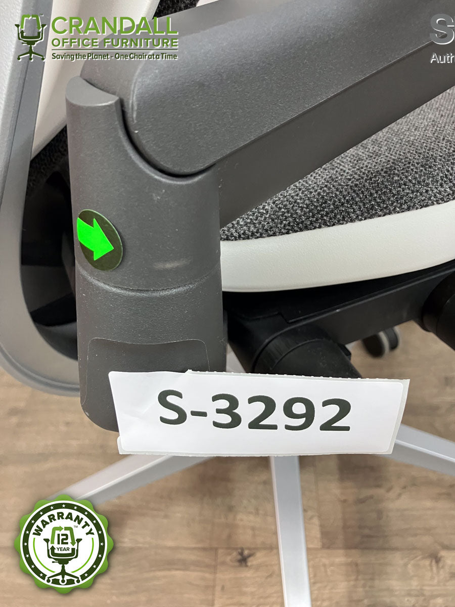 S-3292 - Steelcase Gesture with Headrest - Grade B