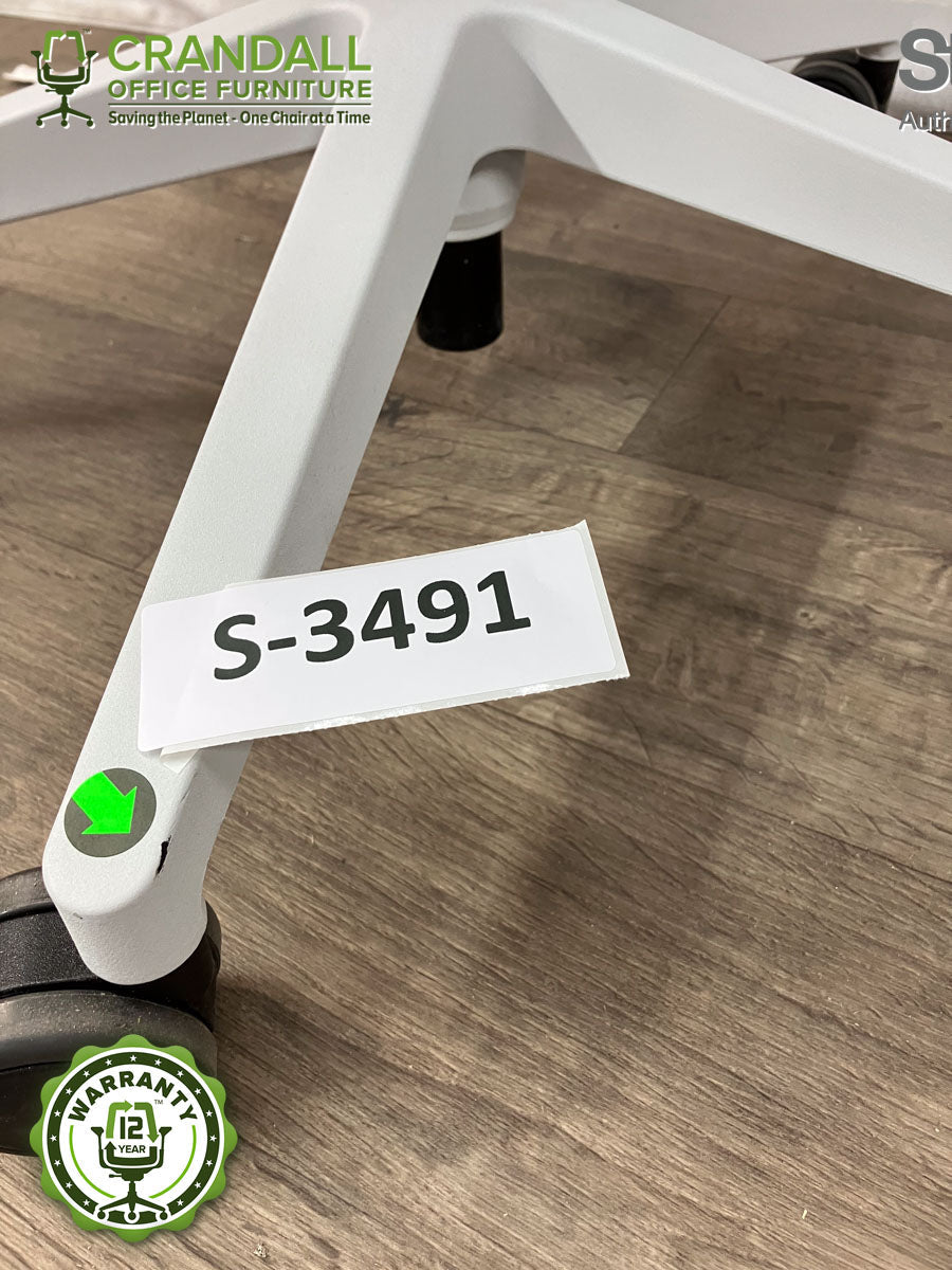 S-3491 - Steelcase Amia - Grade B
