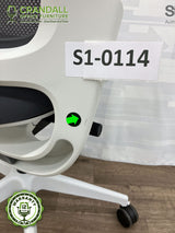 S1-0114 - Steelcase Series 1  - Grade B