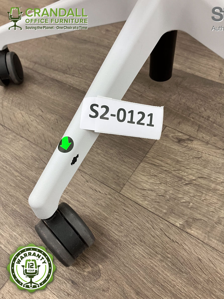 S2-0121 - Steelcase Series 2 - Grade B