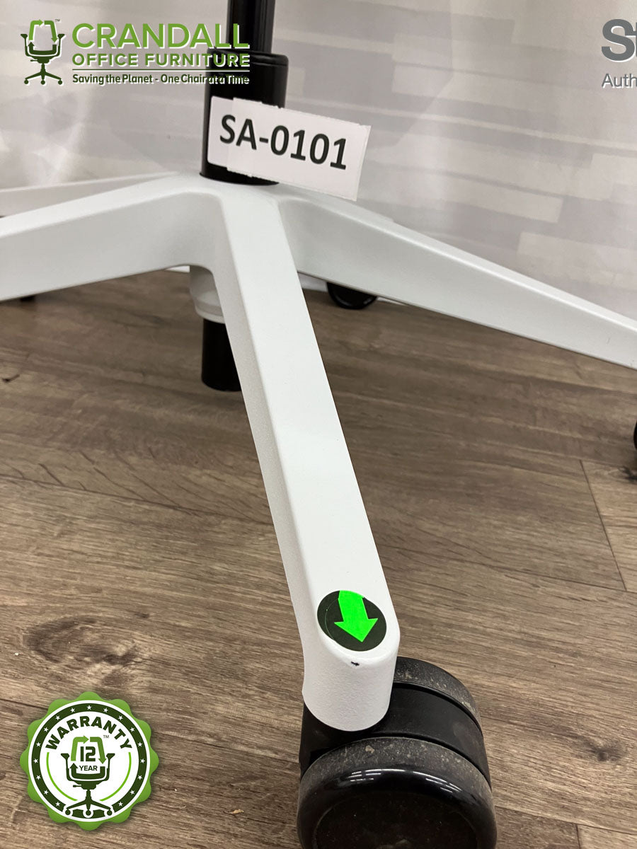 SA-0101 - Steelcase Amia  - Grade B